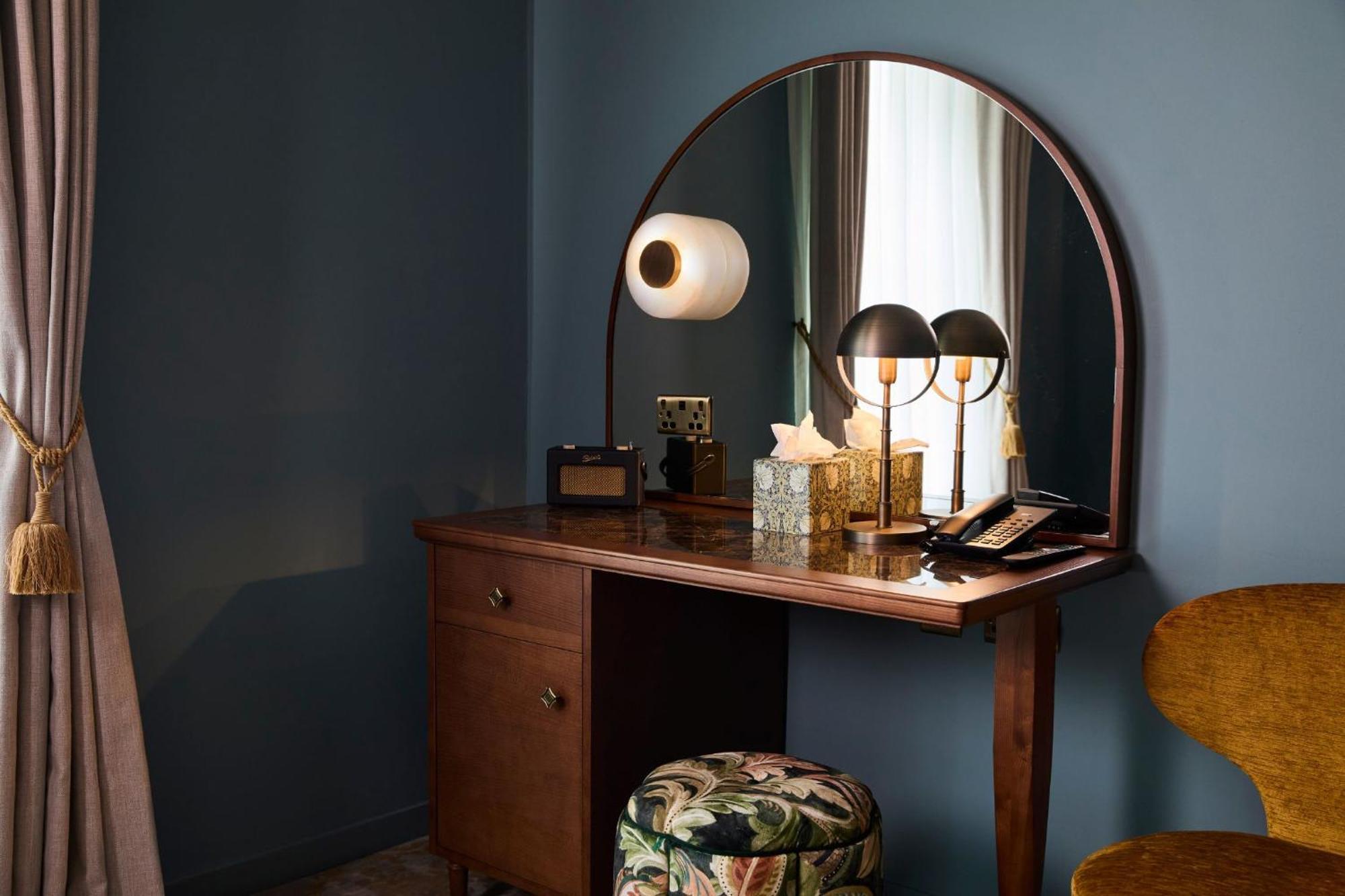 Francis Hotel Bath Room photo